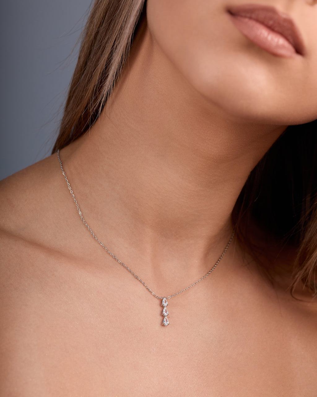 COLIER SILVER TEARDROP